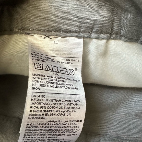 EUC Mid-Rise Everyday Shorts in Blank Slate 3.5” Inseam Size 14 - Picture 6 of 6